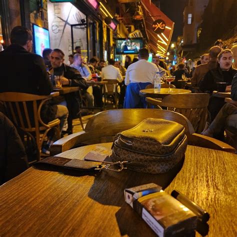 kadıköy sokak cocktail bar